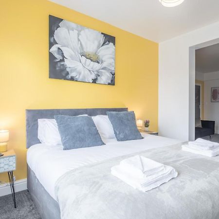Private Room 5 With Kitchenette By Cb Stays No Minimum Stays CBG Екстериор снимка