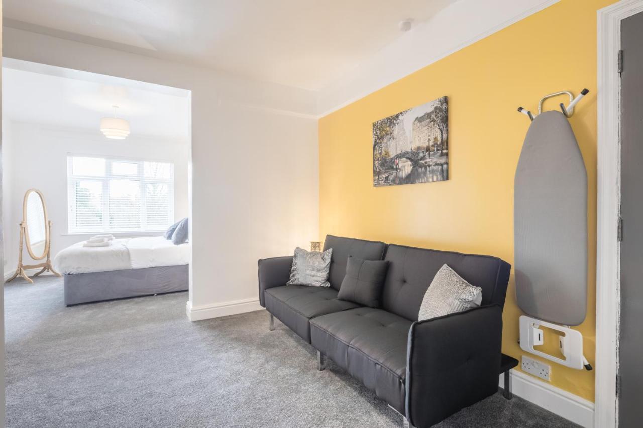 Private Room 5 With Kitchenette By Cb Stays No Minimum Stays CBG Екстериор снимка