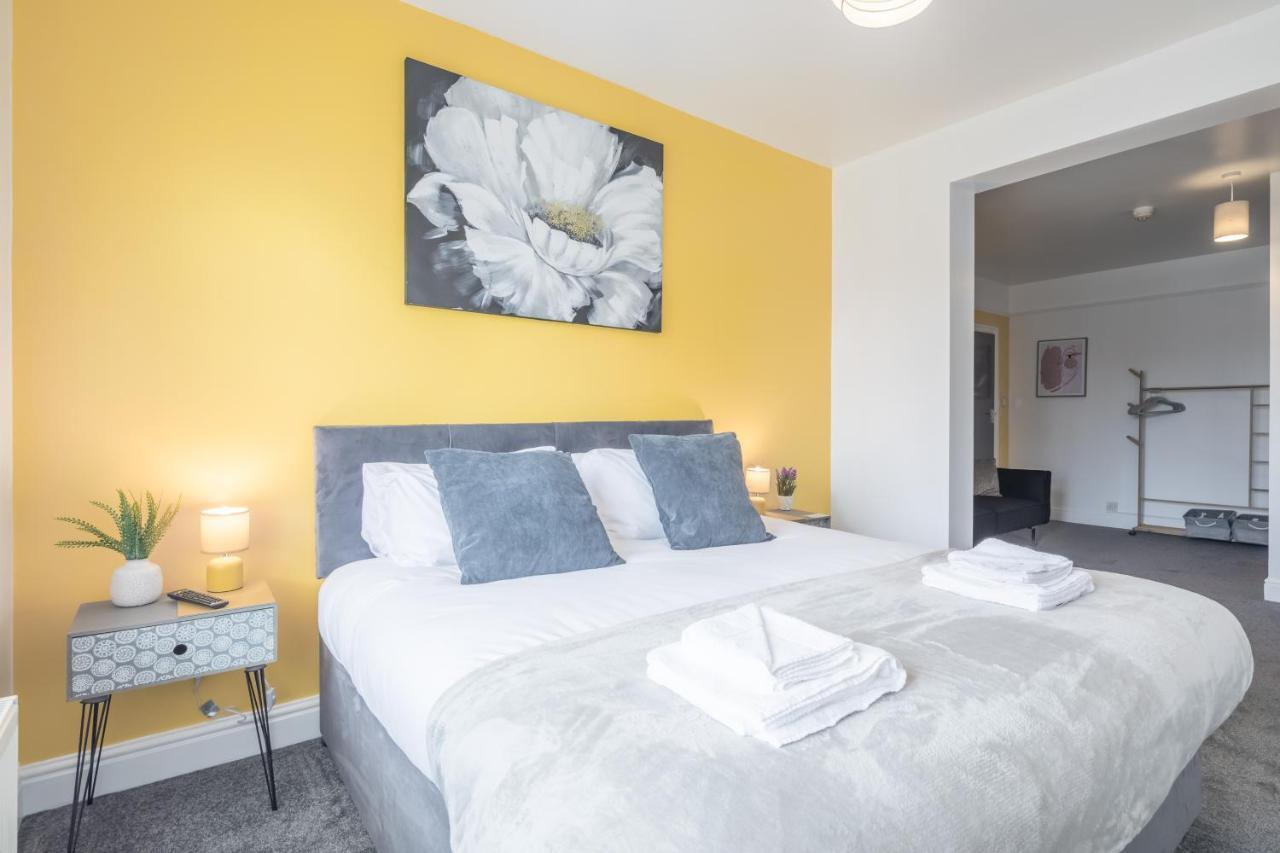 Private Room 5 With Kitchenette By Cb Stays No Minimum Stays CBG Екстериор снимка